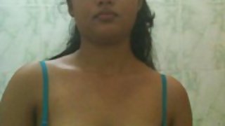 Indian college girl posing naked in shower