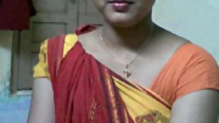 hot Indian gf with her boyfriend gettign her boob sucked