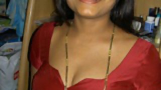 Indian wife aprita showing her hot cleaveage from saree