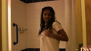 Amateur Indian babe divya in shower asking you to join